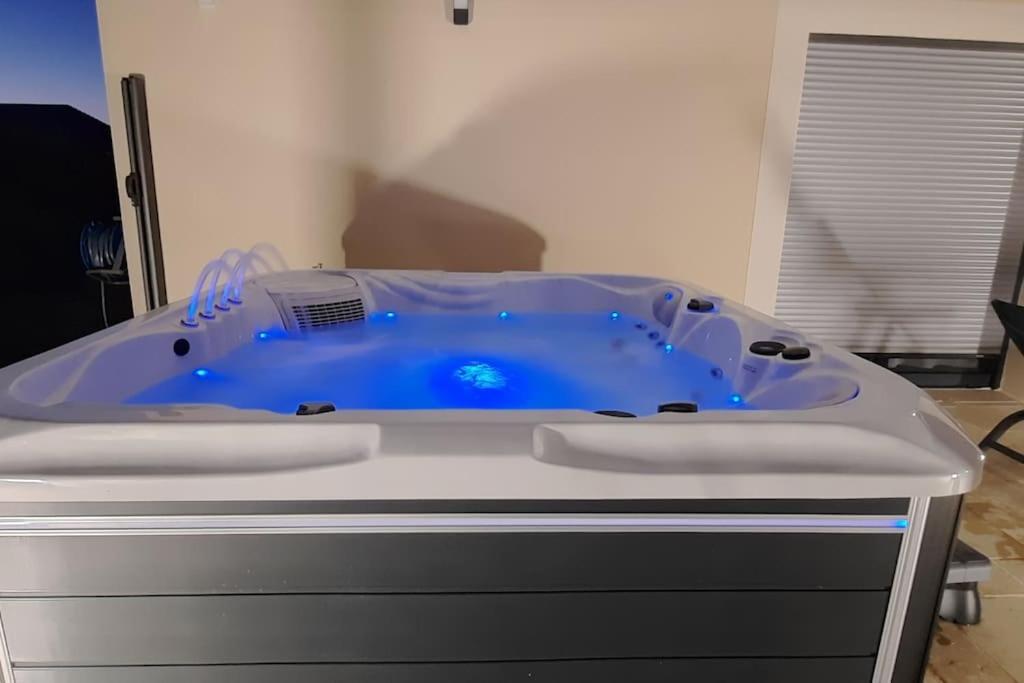 Villa Drome Jacuzzi La Maison D'A Cote Chatuzange-le-Goubet Eksteriør billede